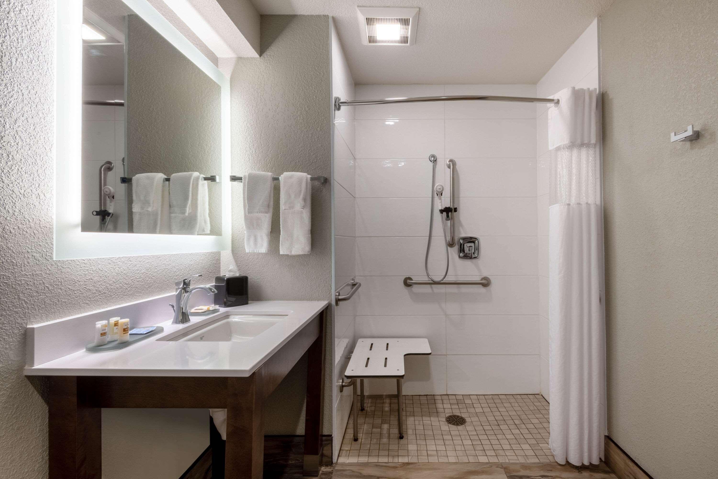La Quinta By Wyndham Anchorage Airport Hotel Ngoại thất bức ảnh
